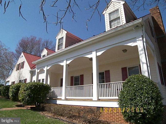 21450 Evergreen Mills Road Leesburg, VA 20175 - Photo 4 of 19 Exterior #2