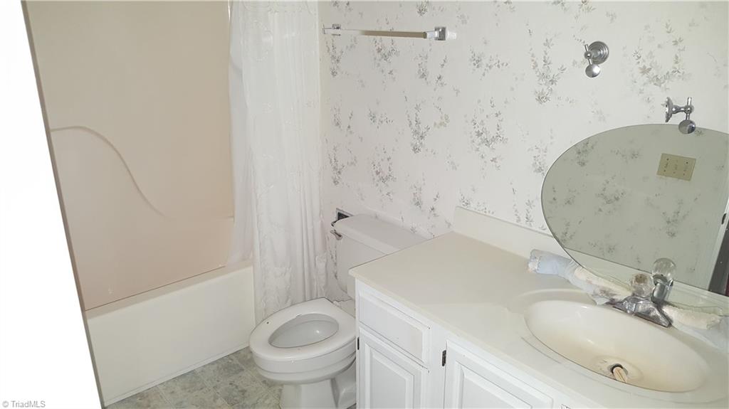 1732 Ternberry Road High Point, NC 27262 - Photo 13 of 15 Gallery Image 13