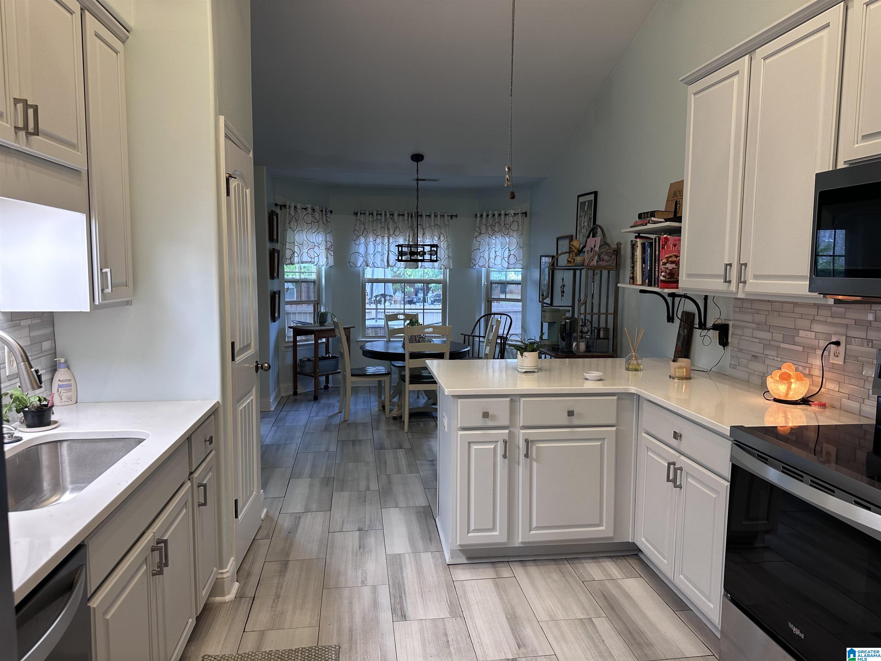 313 Tanglewood Circle Alabaster, AL 35007 - Photo 9 of 22
