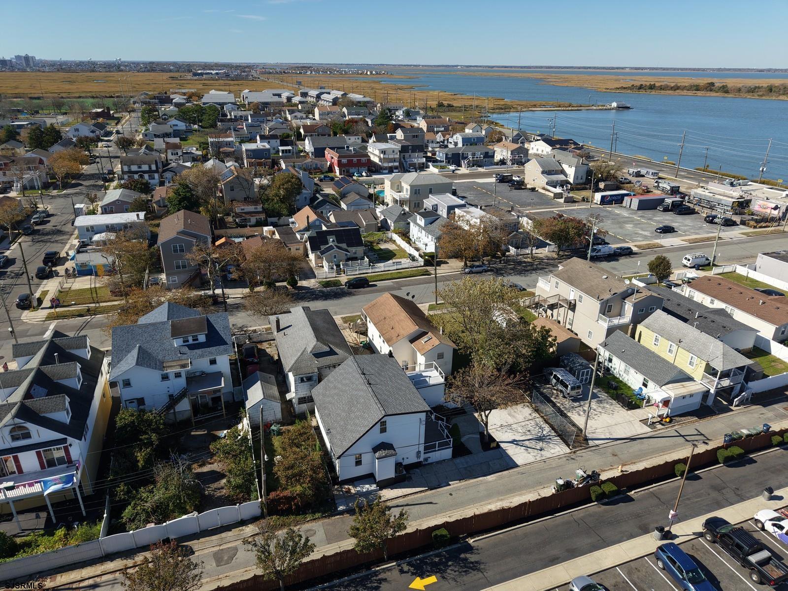 706 Augustine Road Atlantic City, NJ 08401 - Photo 37 of 56 an aerial view of multiple house