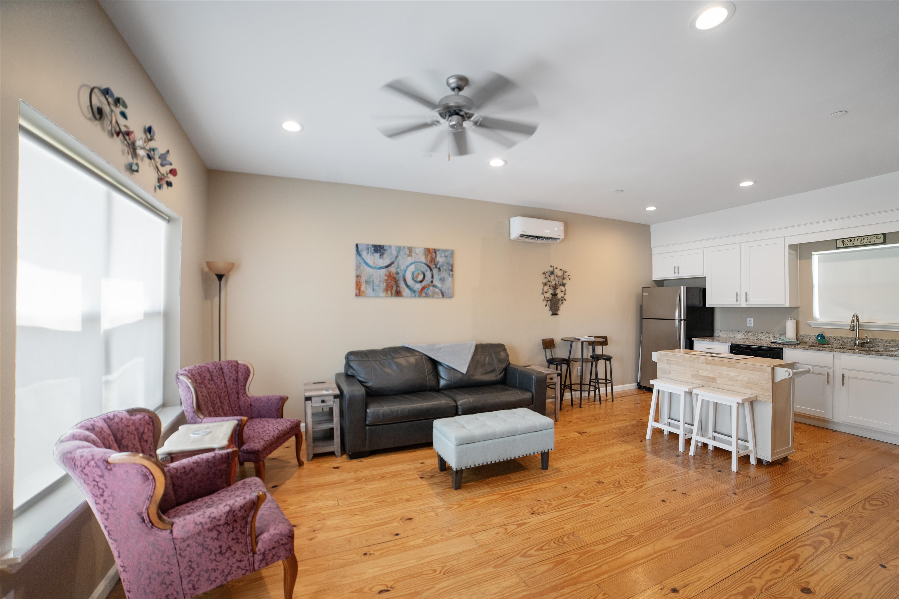 55 North Warren Street, Unit 3 Mobile, AL 36602 - Photo 5 of 22 Living Room