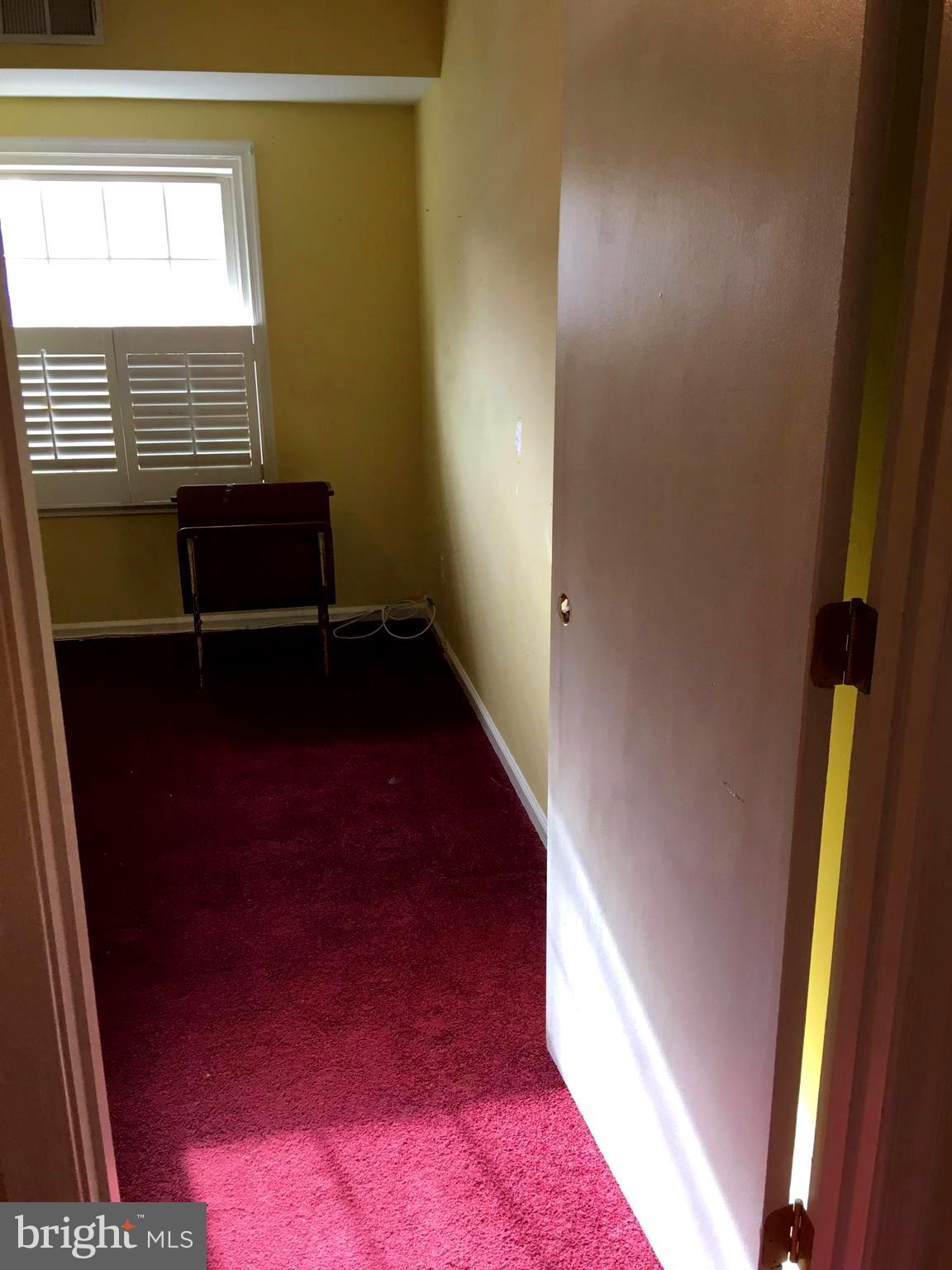 5905 Bayshire Road, Unit 182 Springfield, VA 22152 - Photo 13 of 27 Entrance to 2d Bedroom