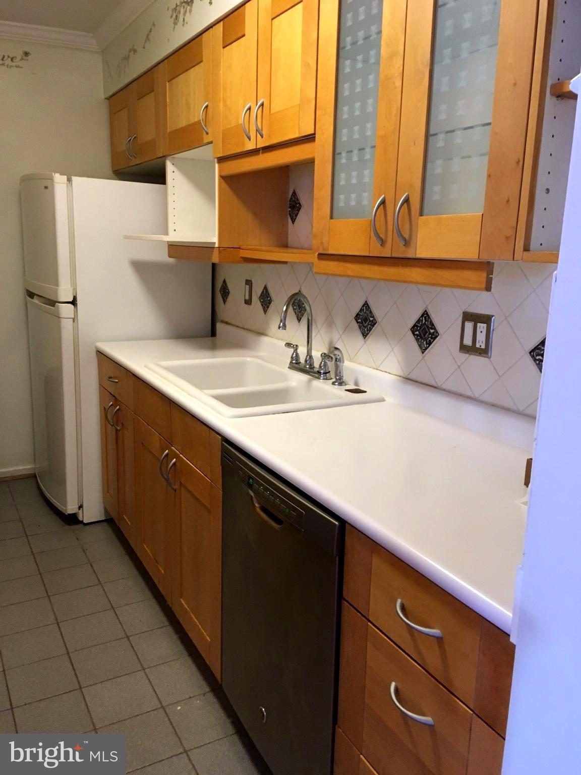 5905 Bayshire Road, Unit 182 Springfield, VA 22152 - Photo 5 of 27 Attractive "Ikea" style cabinetry