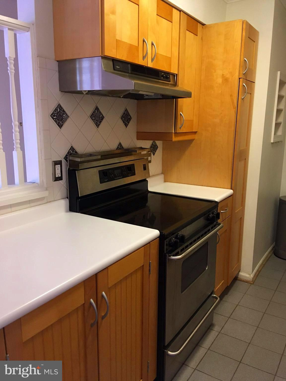 5905 Bayshire Road, Unit 182 Springfield, VA 22152 - Photo 6 of 27 A lovely kitchen awaits you