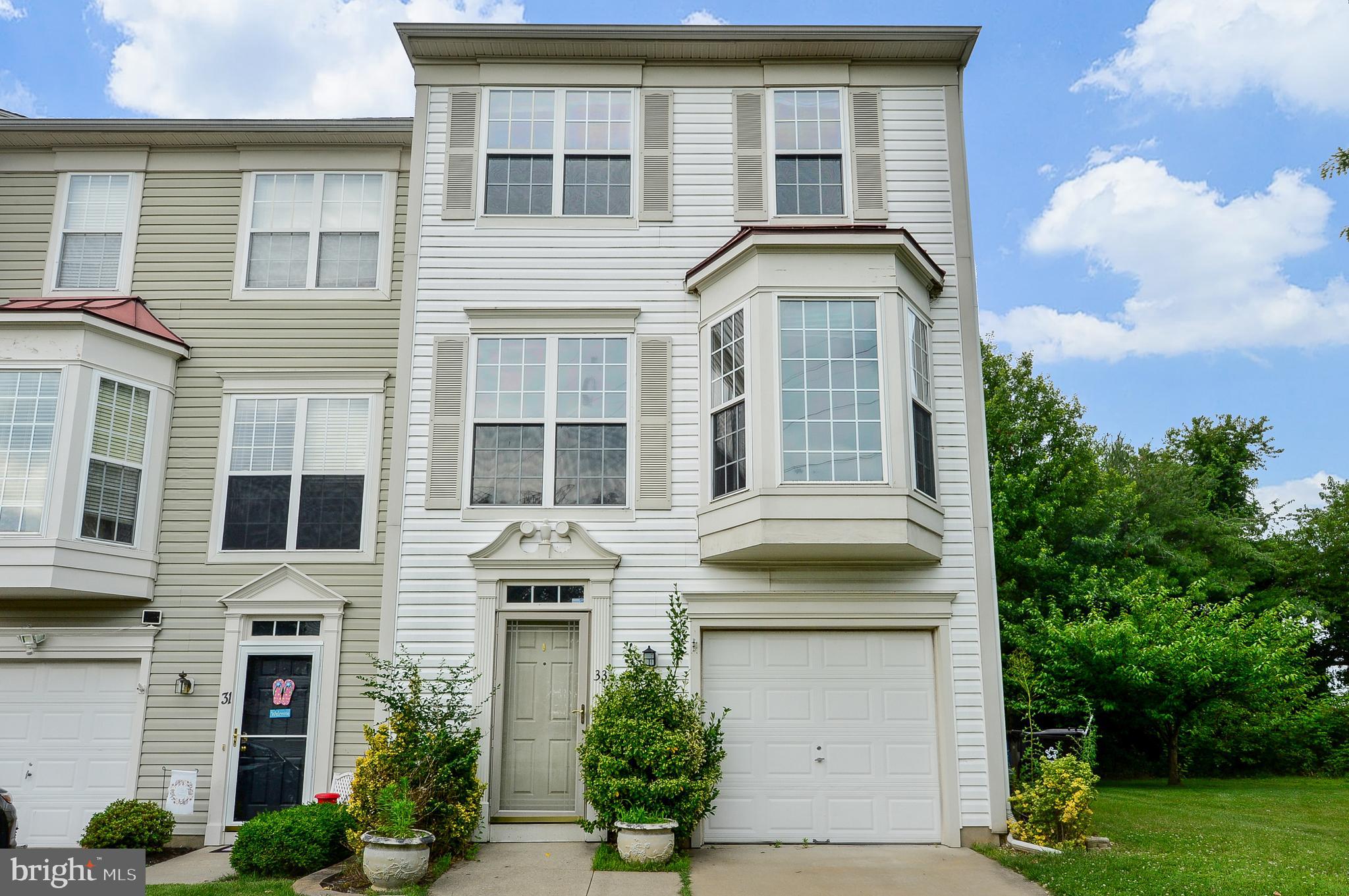 33 Firethorn Lane Riverside, NJ 08075 - Photo 2 of 32 Gallery Image 2