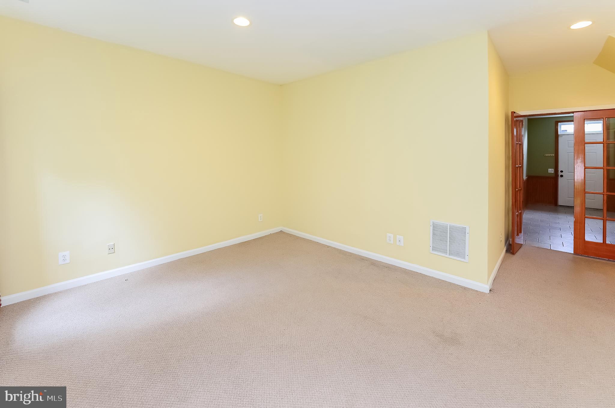 33 Firethorn Lane Riverside, NJ 08075 - Photo 11 of 32 Gallery Image 11