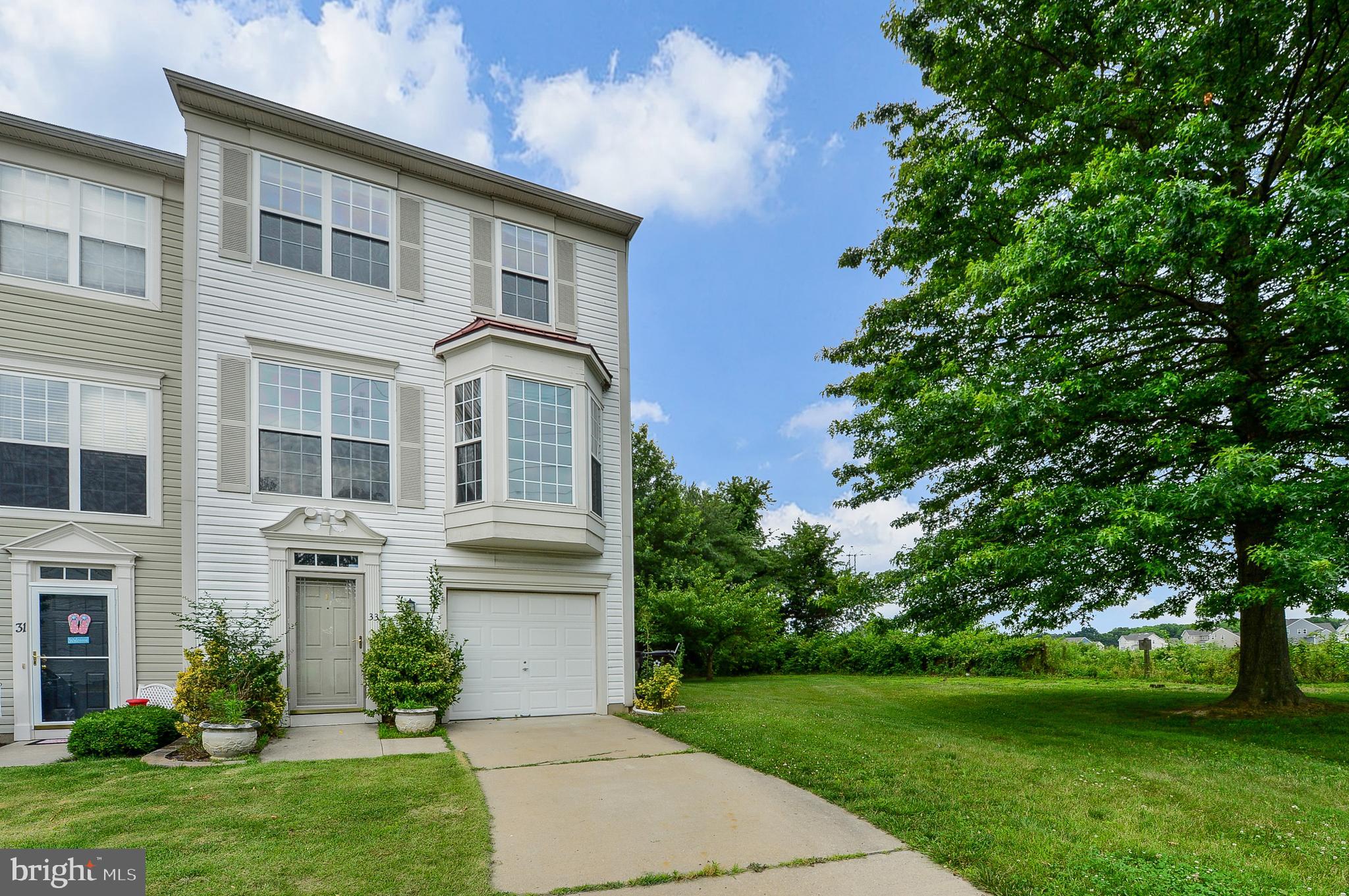 33 Firethorn Lane Riverside, NJ 08075 - Photo 3 of 32 Gallery Image 3