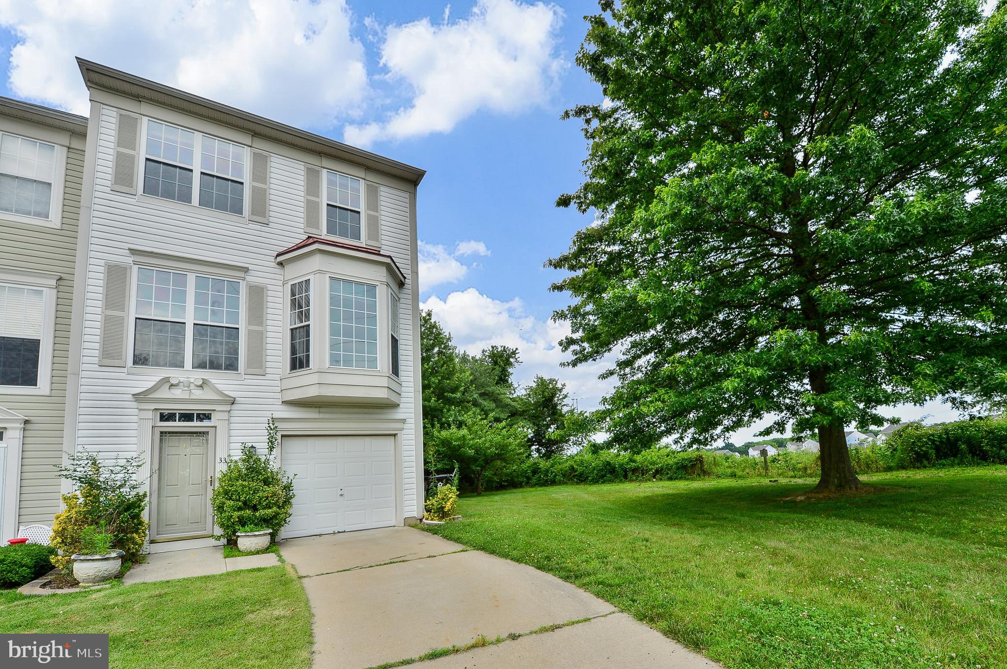 33 Firethorn Lane Riverside, NJ 08075 - Photo 4 of 32 Gallery Image 4