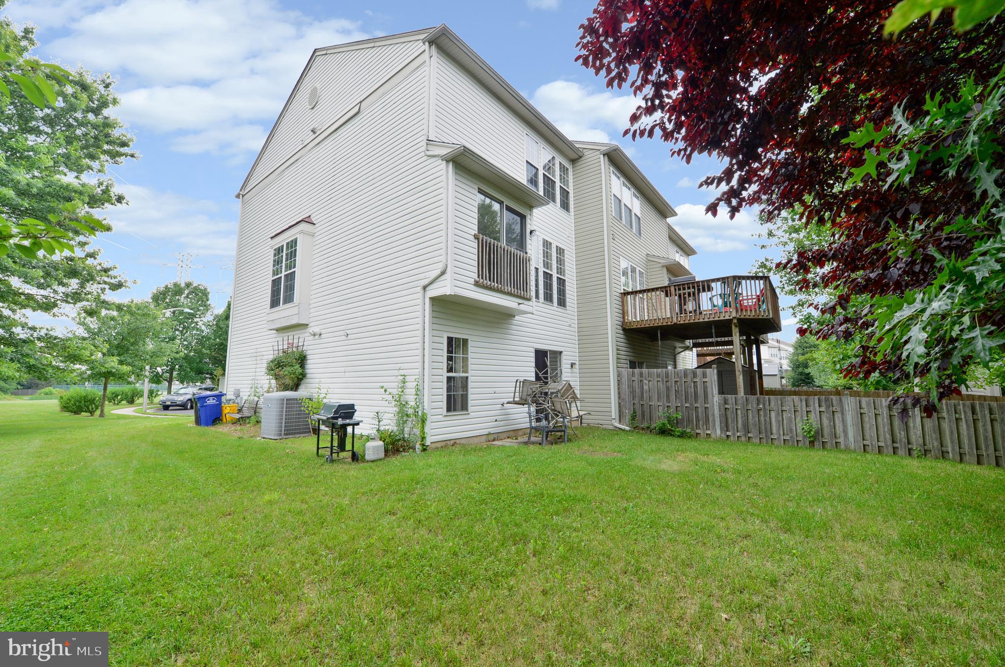 33 Firethorn Lane Riverside, NJ 08075 - Photo 6 of 32 Gallery Image 6