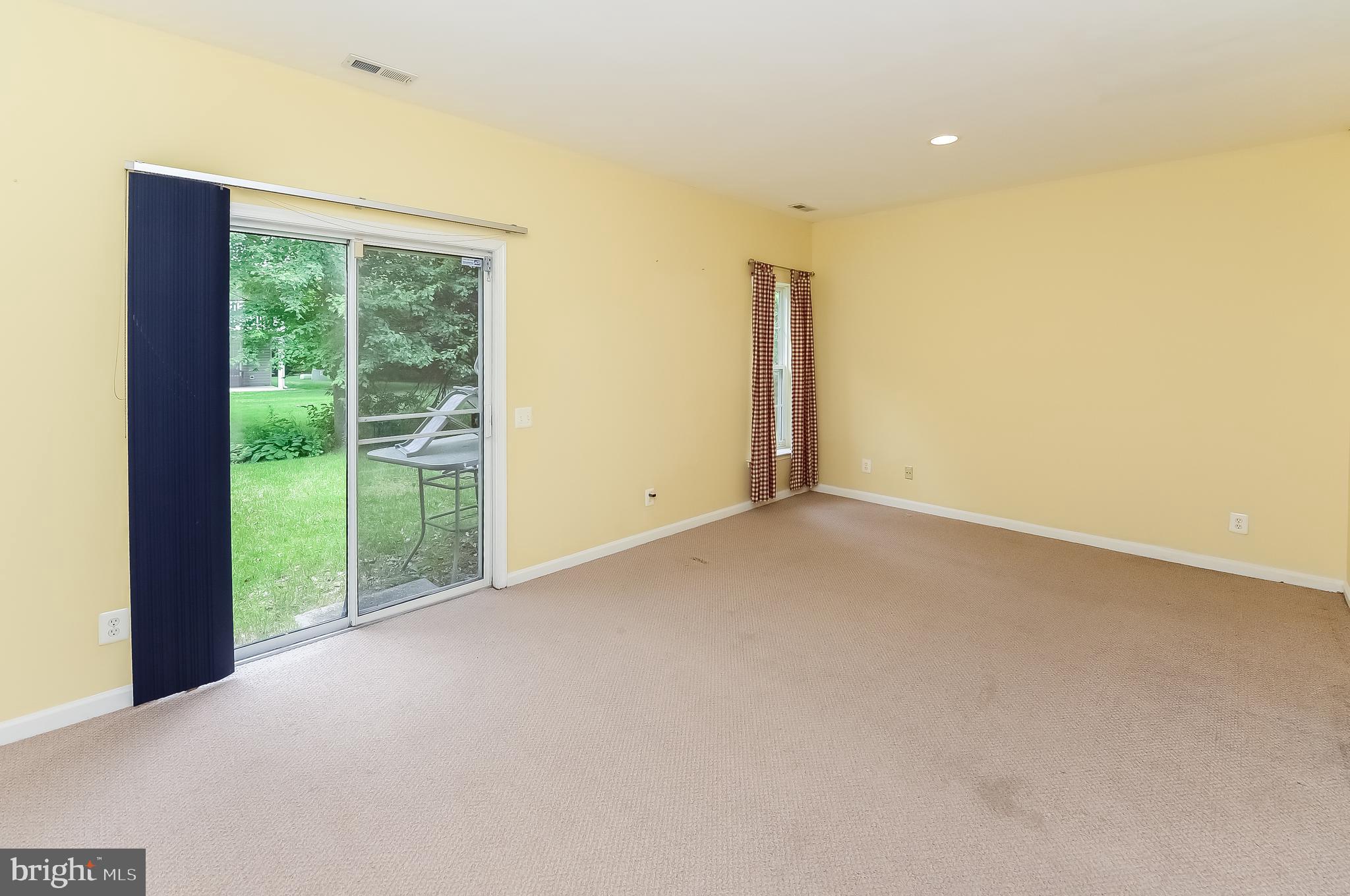 33 Firethorn Lane Riverside, NJ 08075 - Photo 10 of 32 Gallery Image 10