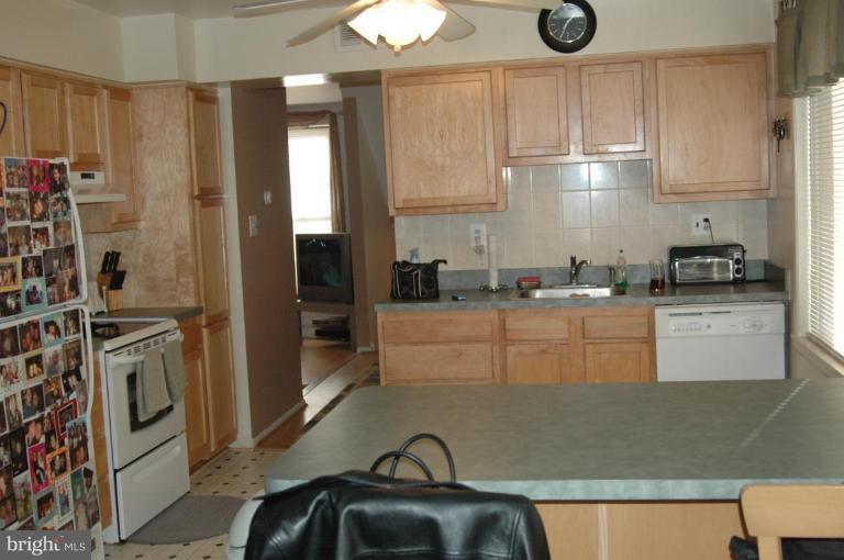5384 Eliots Oak Road Columbia, MD 21044 - Photo 2 of 10 Kitchen