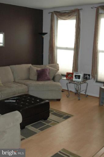 5384 Eliots Oak Road Columbia, MD 21044 - Photo 4 of 10 Living Room