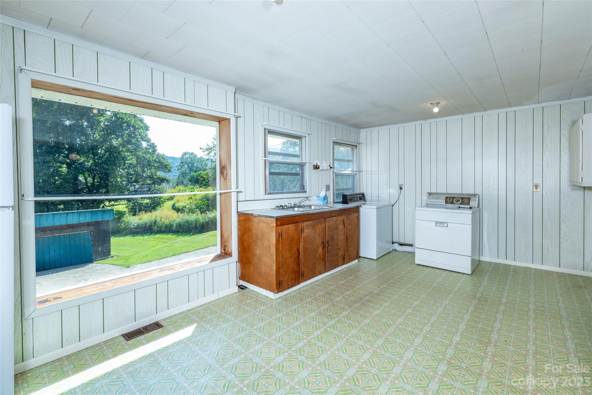 881 Elm Bend Road Brevard, NC 28712 - Photo 13 of 35 Gallery Image 13