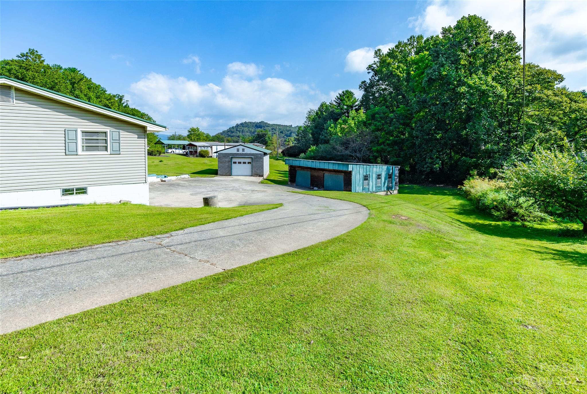 881 Elm Bend Road Brevard, NC 28712 - Photo 3 of 35 Gallery Image 3
