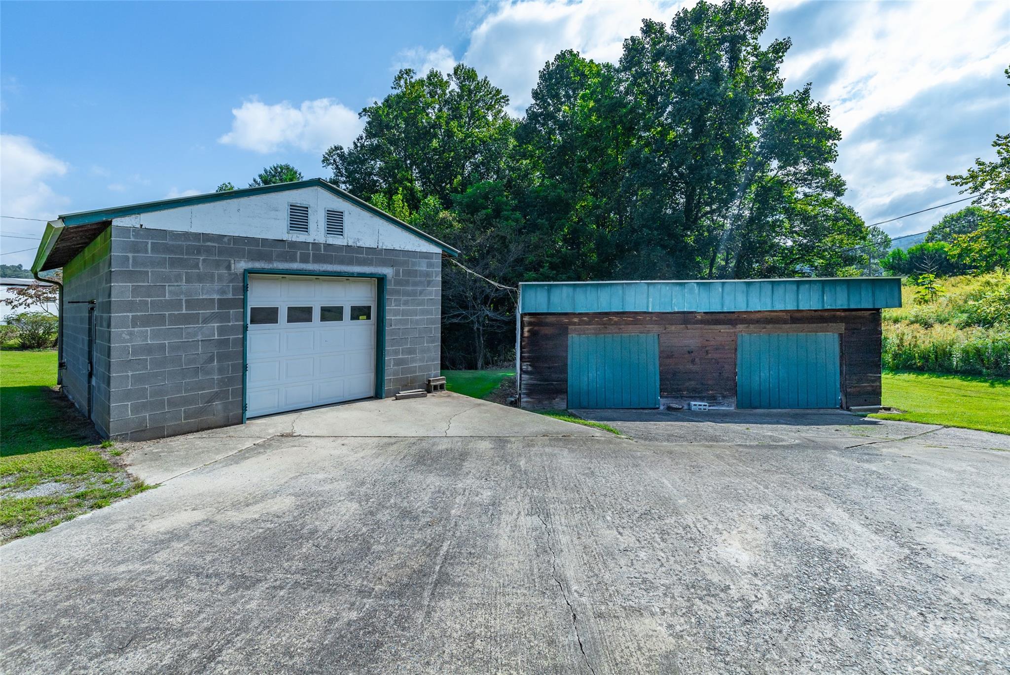 881 Elm Bend Road Brevard, NC 28712 - Photo 33 of 35 Gallery Image 33