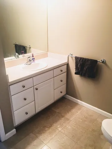 $3,000 | 1212 North Wells Street, Unit 502, Chicago, IL 60610