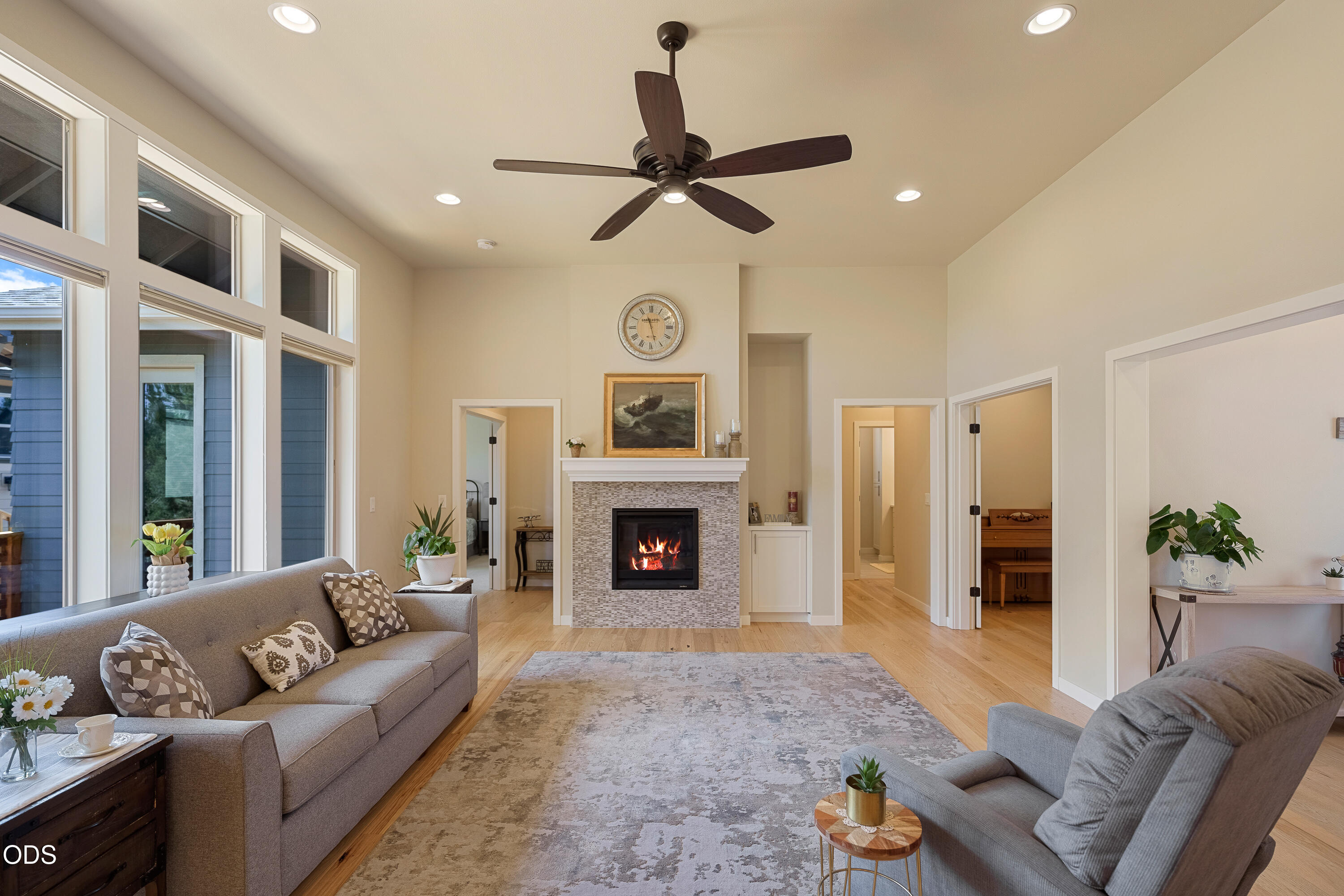 63137 Iner Loop Bend, OR 97701 - Photo 8 of 35 Gallery Image 8