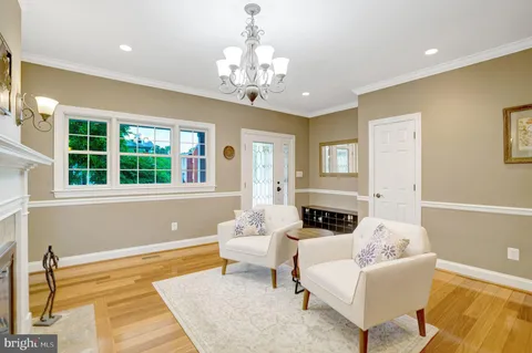 $1,950,000 | 117 West George Mason Road, Falls Church, VA 22046