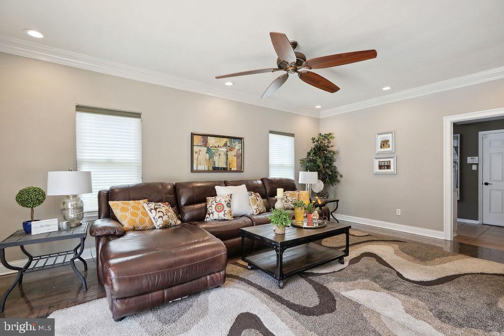 9 Blue Grass Road Clementon, NJ 08021 - Photo 12 of 47 Family Room
