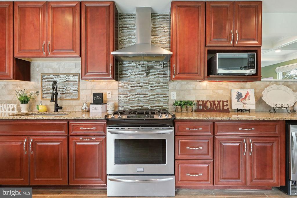 9 Blue Grass Road Clementon, NJ 08021 - Photo 17 of 47 Kitchen