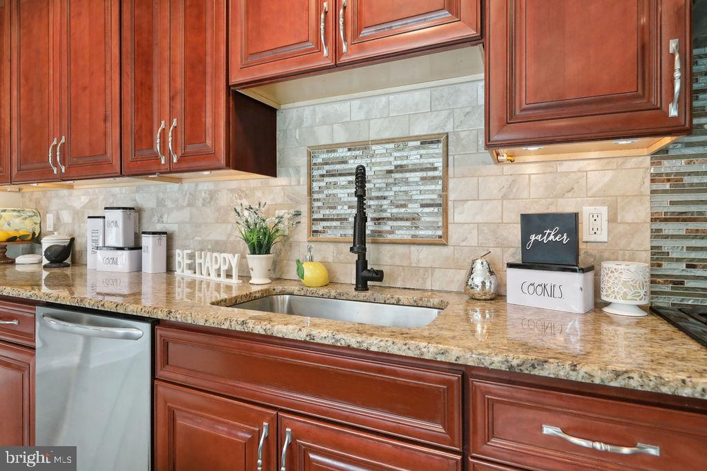 9 Blue Grass Road Clementon, NJ 08021 - Photo 19 of 47 Kitchen