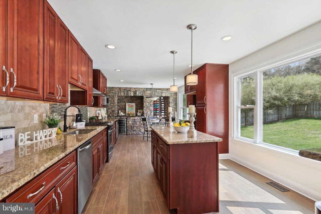 9 Blue Grass Road Clementon, NJ 08021 - Photo 3 of 47 Kitchen