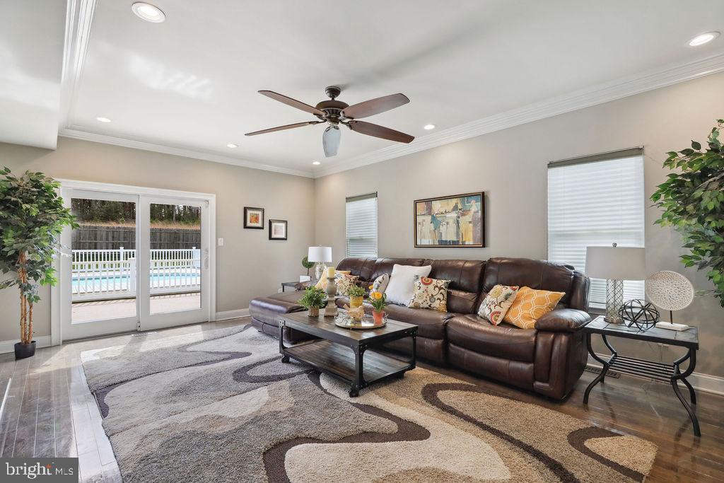 9 Blue Grass Road Clementon, NJ 08021 - Photo 4 of 47 Family Room