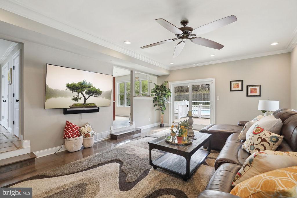 9 Blue Grass Road Clementon, NJ 08021 - Photo 6 of 47 Family Room