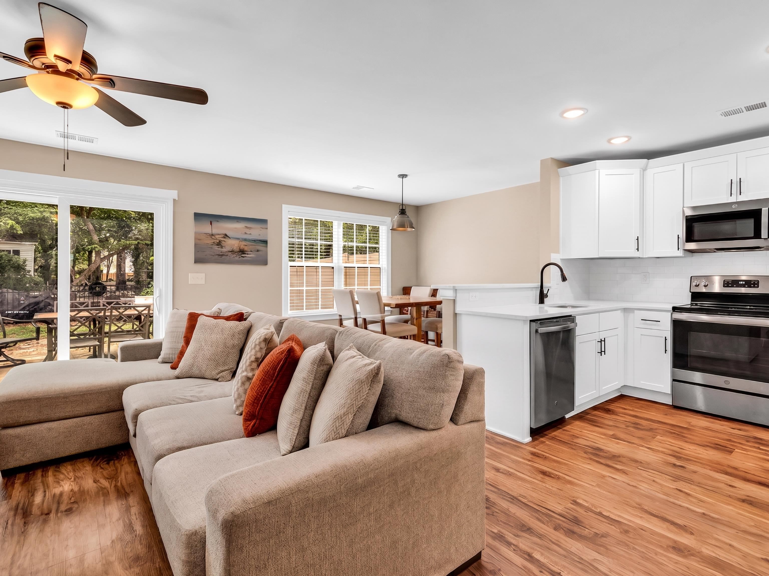 581 Bend Avenue Murrells Inlet, SC 29576 - Photo 6 of 41