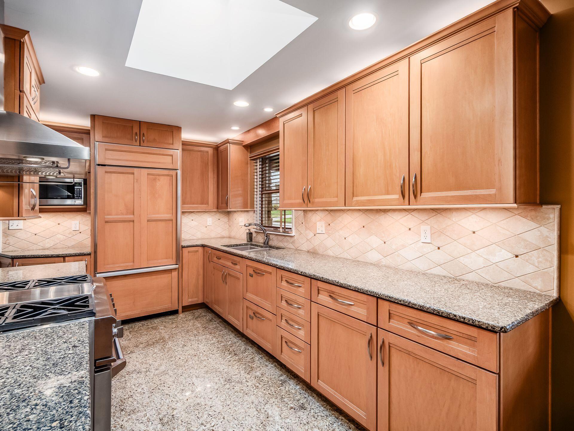 2080 Chardon Road Columbus, OH 43220 - Photo 19 of 115 Kitchen