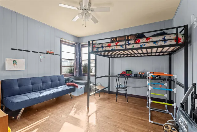 a view of an entryway with workspace