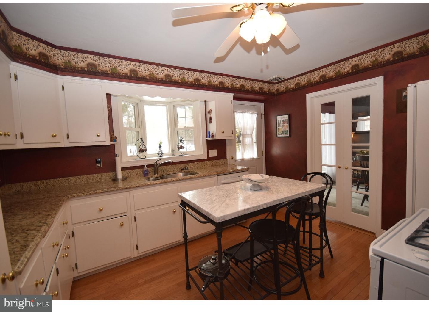 717 Winchester Road Broomall, PA 19008 - Photo 14 of 25 Kitchen