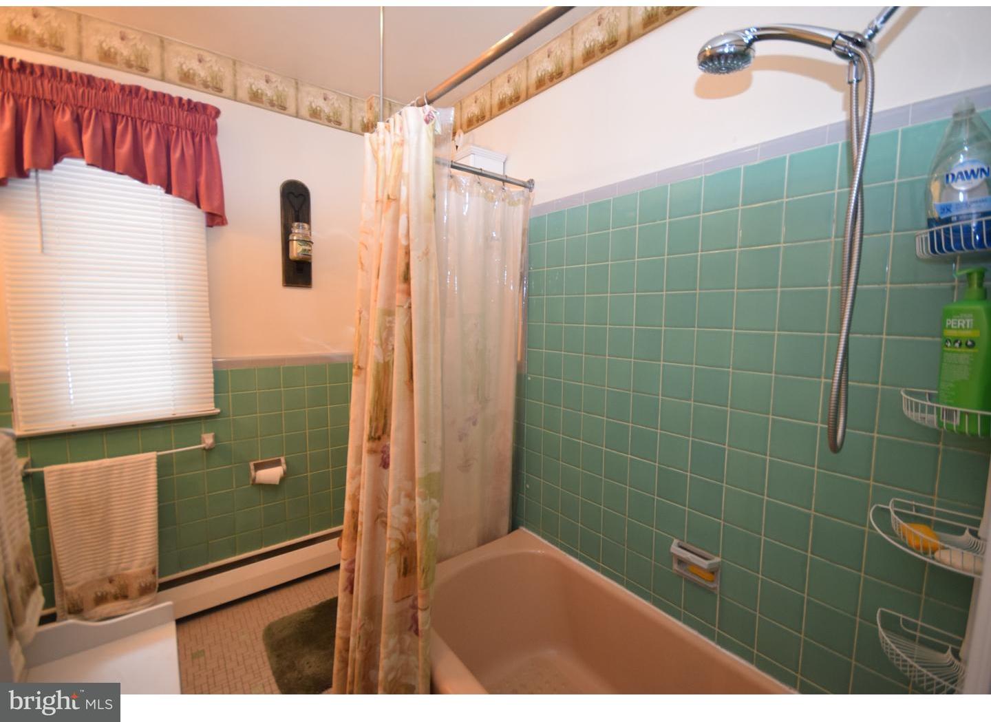717 Winchester Road Broomall, PA 19008 - Photo 22 of 25 Bathroom