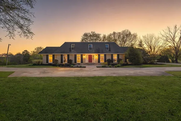 $749,000 | 127 Twin Lakes Drive, Moore, SC 29369