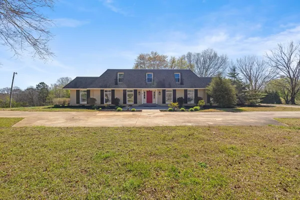 $749,000 | 127 Twin Lakes Drive, Moore, SC 29369