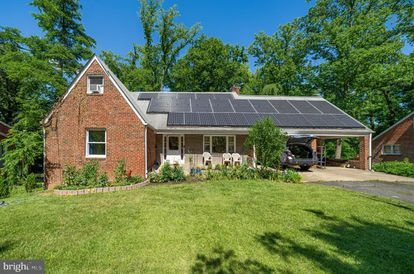 $3,500 | 18 Lakeside Drive, Greenbelt, MD 20770