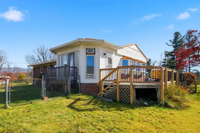 $200,000 | 200 Douglas Lane, Pearisburg, VA 24134