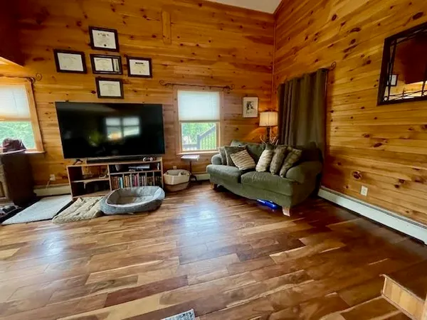 $689,900 | 85 Jason Avenue, Jefferson, NH 03583