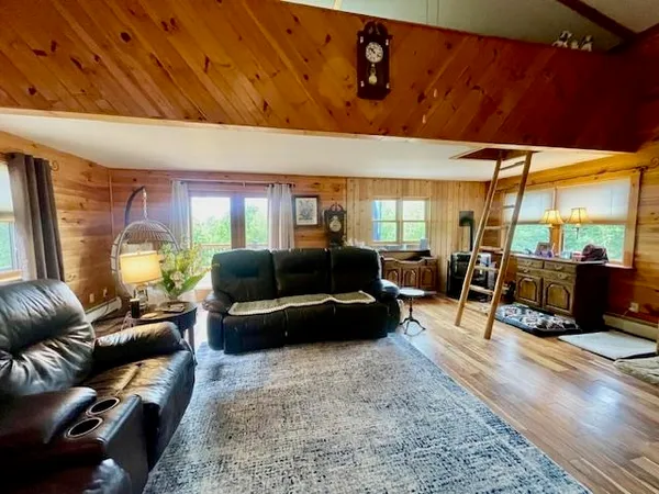 $689,900 | 85 Jason Avenue, Jefferson, NH 03583