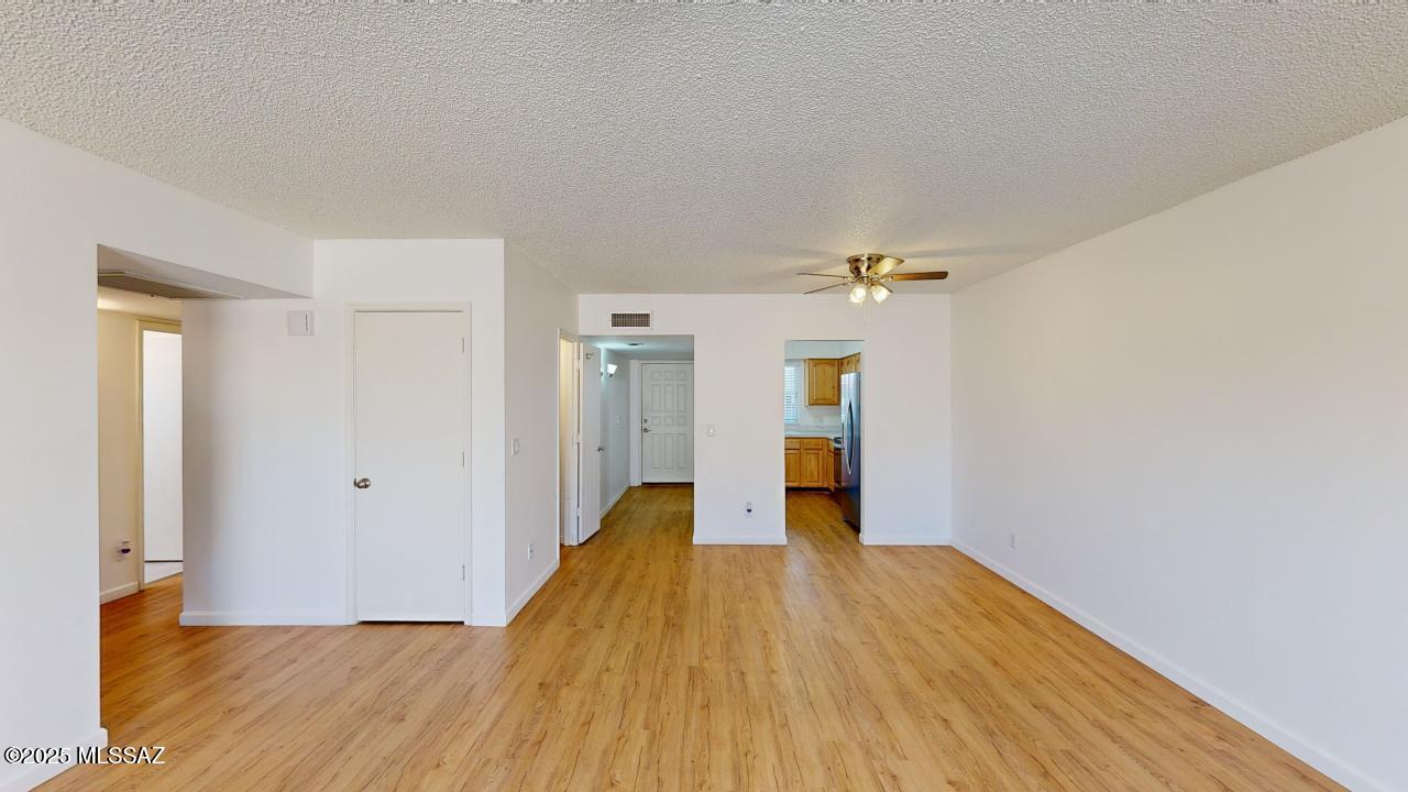 916 South Pantano Road Tucson, AZ 85710 - Photo 2 of 27 Gallery Image 2
