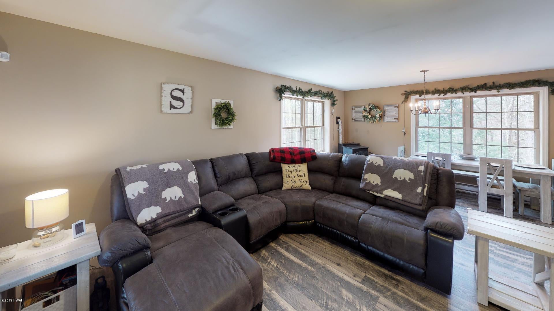 120 Hickory Road Dingmans Ferry, PA 18328 - Photo 3 of 15 3 - Living room