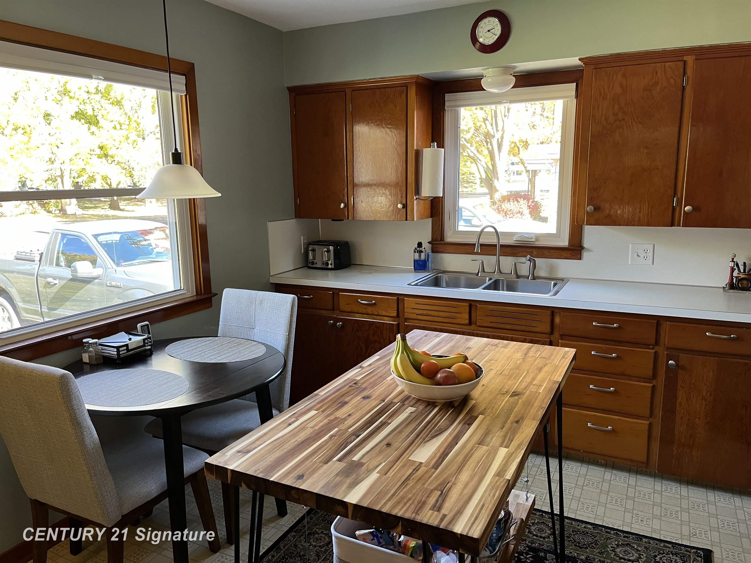 2455 Bullock Road Bay City, MI 48708 - Photo 9 of 41 50158335-66e2cc0c-9135-4c8b-8ee8-2450d4aab4a6.JPG