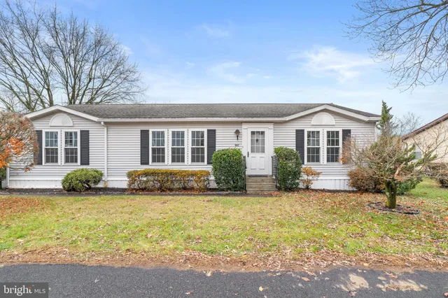 $94,500 | 907 Lakeview Drive, Green Lane, PA 18054