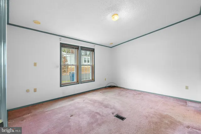 $94,500 | 907 Lakeview Drive, Green Lane, PA 18054