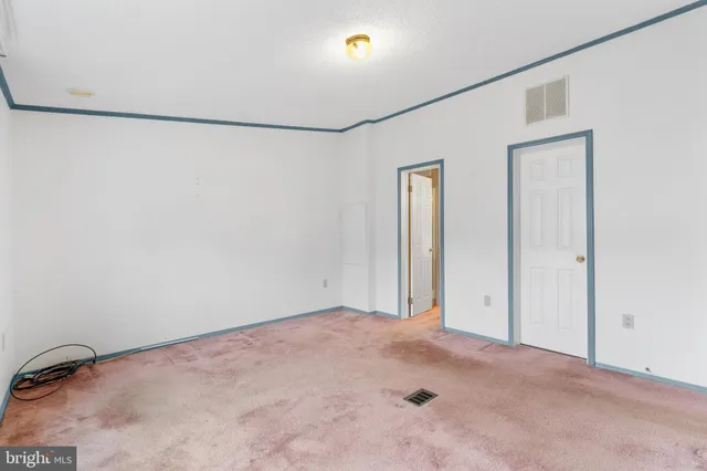 $94,500 | 907 Lakeview Drive, Green Lane, PA 18054