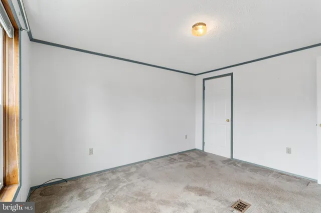 $94,500 | 907 Lakeview Drive, Green Lane, PA 18054