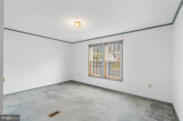 $94,500 | 907 Lakeview Drive, Green Lane, PA 18054