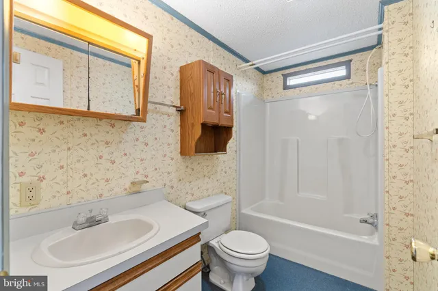 $94,500 | 907 Lakeview Drive, Green Lane, PA 18054