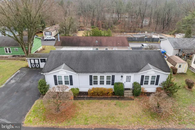 $94,500 | 907 Lakeview Drive, Green Lane, PA 18054