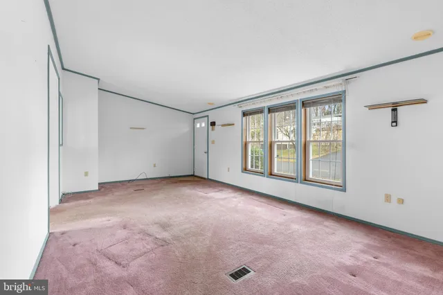 $94,500 | 907 Lakeview Drive, Green Lane, PA 18054